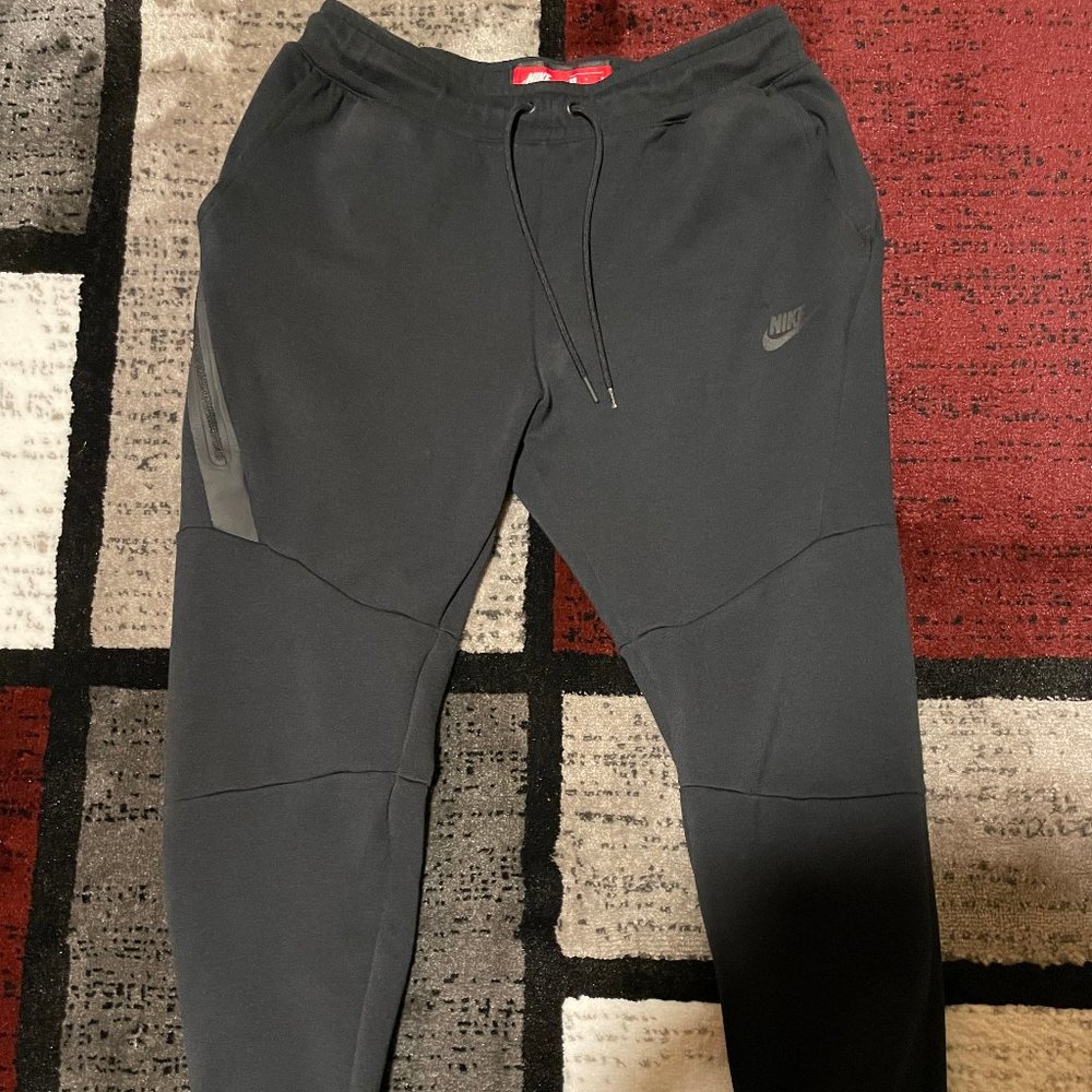 Nike Tech Fleece Jogger Men's Medium